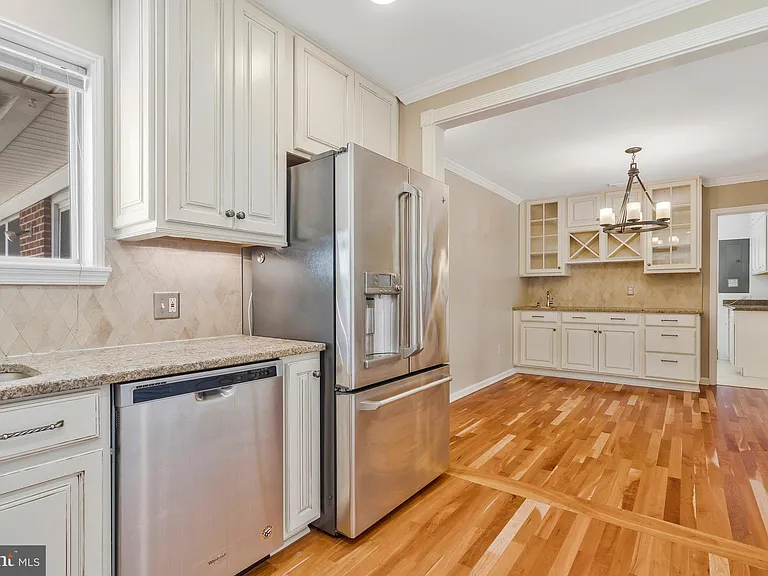 304 Patrick St SW — Photo 35