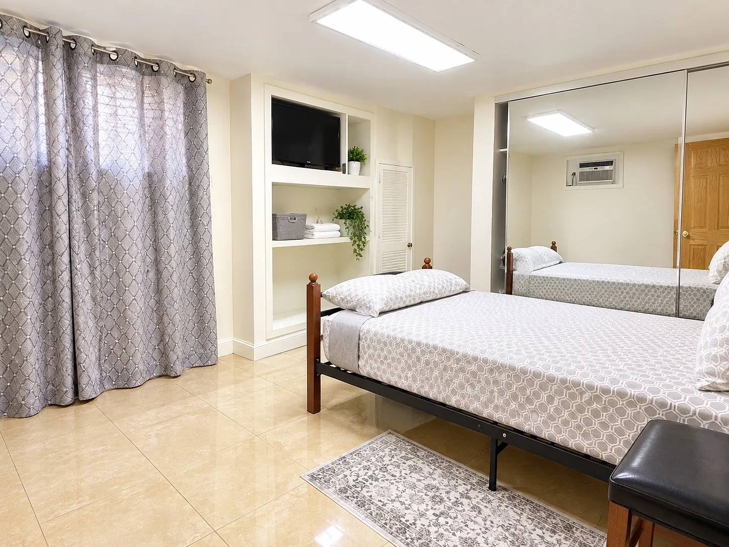 2 bed, 1100 sqft, $1,600 — Photo 2