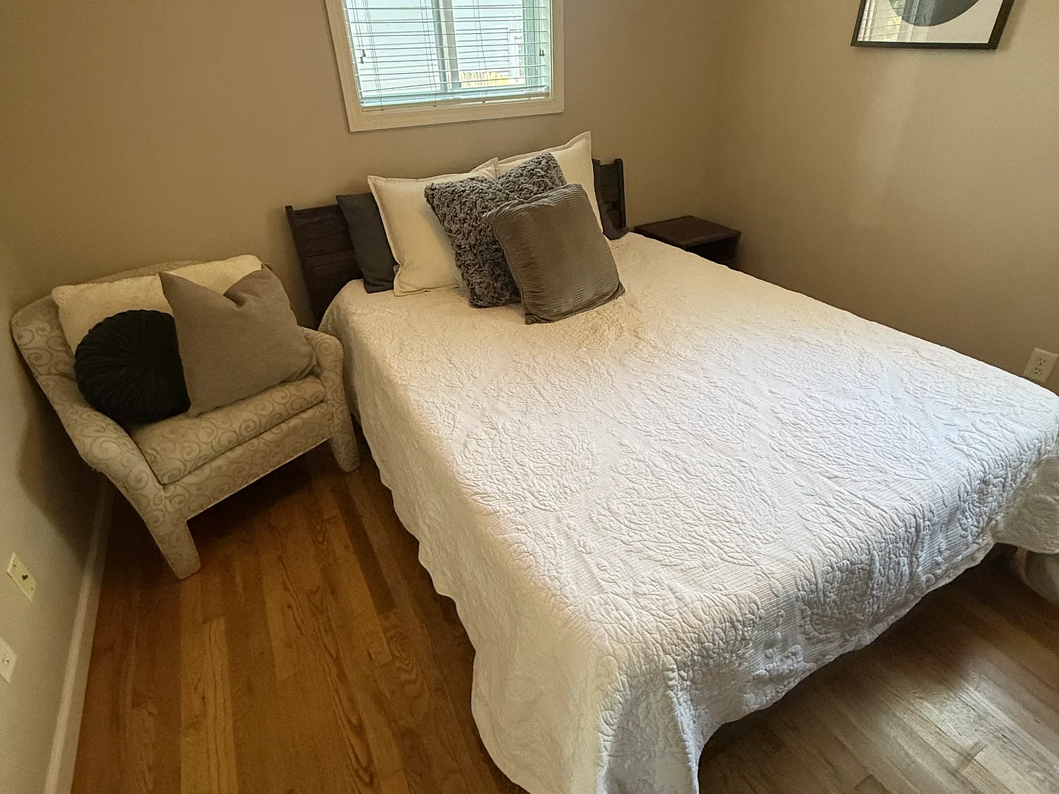 2 bed, 836 sqft, $1,750 — Photo 1