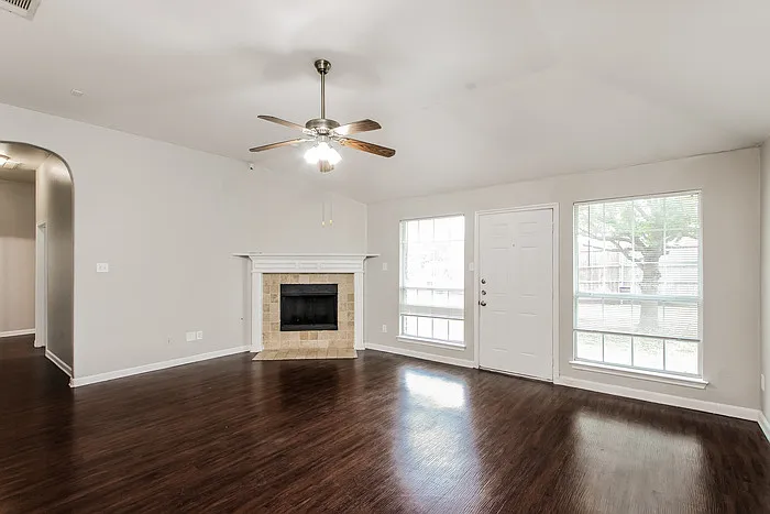 1618 Allen Dr — Photo 4