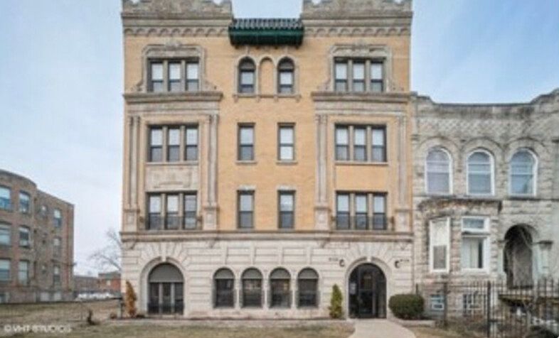 1st image of 6126 S Woodlawn Ave #110