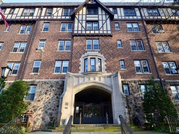 275 Engle St APT N5, Englewood, NJ 07631