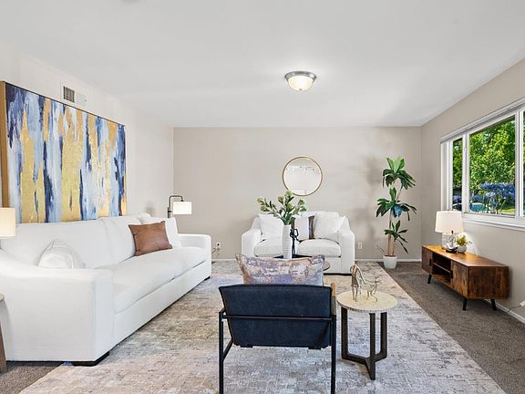 4th image of 350 N 1st St APT 1
