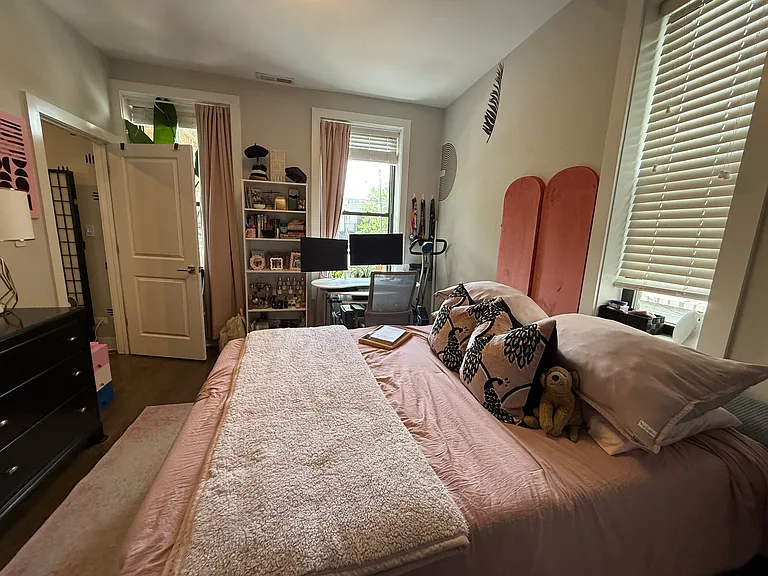 2354 N Elston Ave #3R — Photo 13