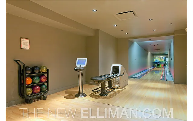 Rented by Douglas Elliman | media 38