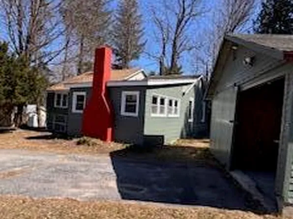 10 Warren Street, Bridgton, ME 04009