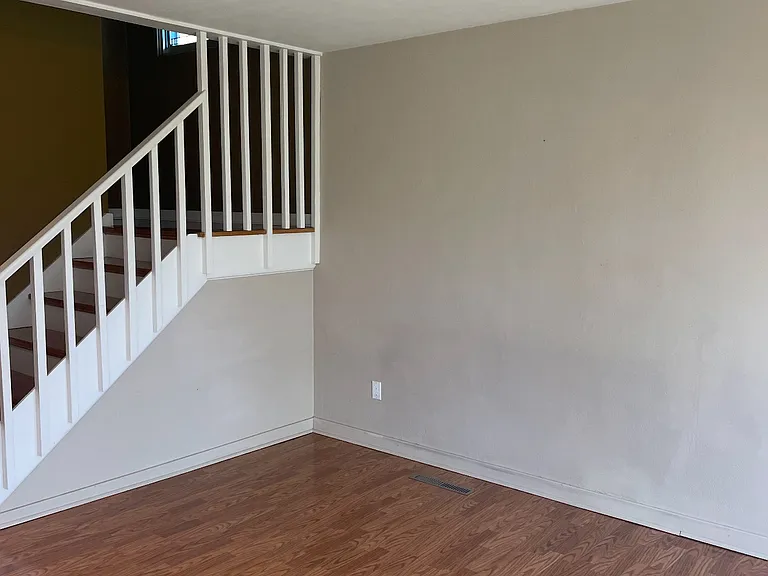 887 Mount Loretta Ave — Photo 10