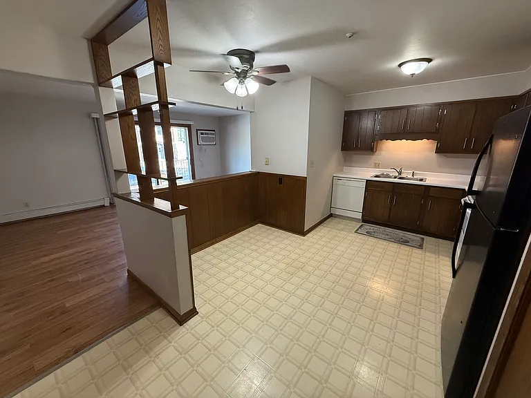 905 W 18th St #303 — Photo 3