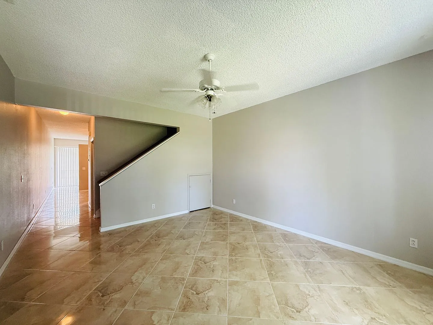Townhome in Palm Harbor — Photo 4