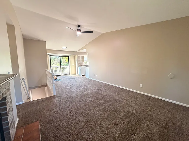 6672 Pleasantview St NE — Photo 10