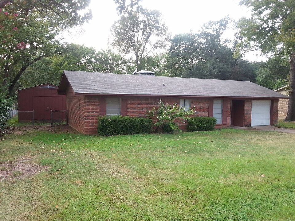 1st image of 106 E Bayside Dr