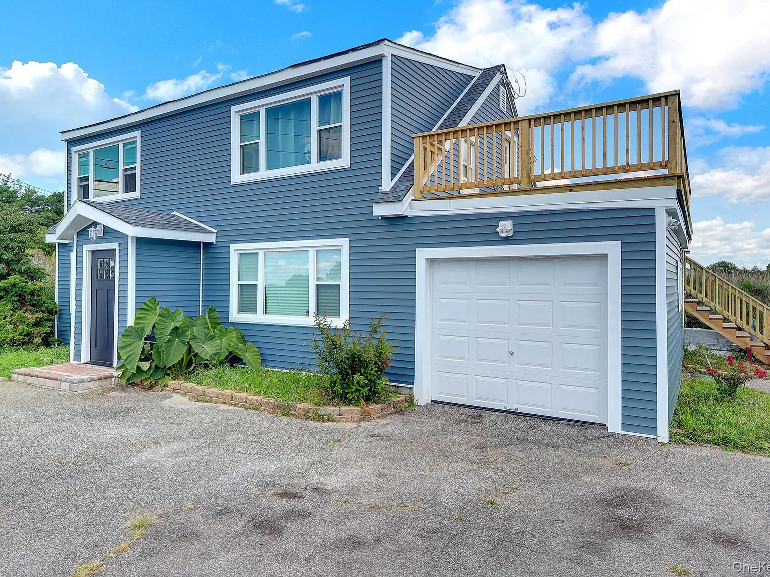 2 bed, 1.0 bath, 775 sqft, $3,200 — Photo 2