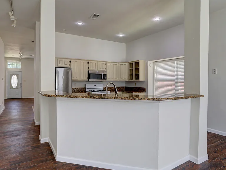 1821 Chattham Ct — Photo 16