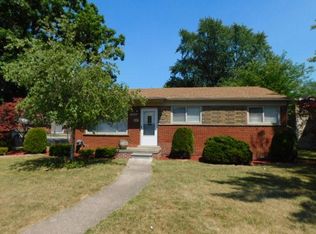 24702 Rosalind Ave, Eastpointe, MI 48021