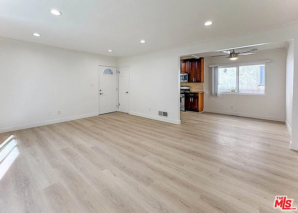 Building Photo - 2607 Abbot Kinney Blvd #2607