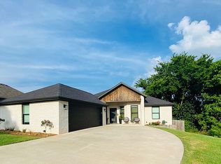 954 Clayton Rd, Cave Springs, AR 72718