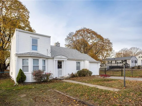 16 Hilltop Ave, West Warwick, RI 02893