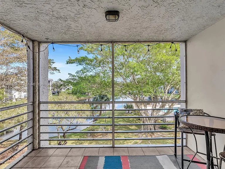 9340 Lagoon Pl #303 — Photo 4