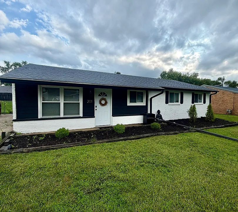 201 Fairwood Dr