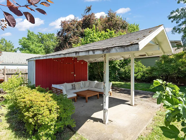 2644 N Baldwin St — Photo 22