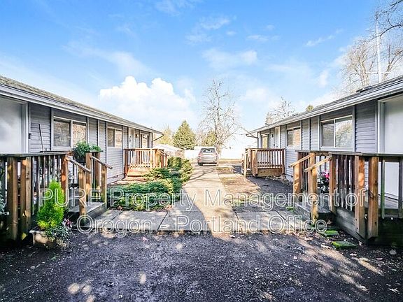 5th image of 2096 SE Pinelane St