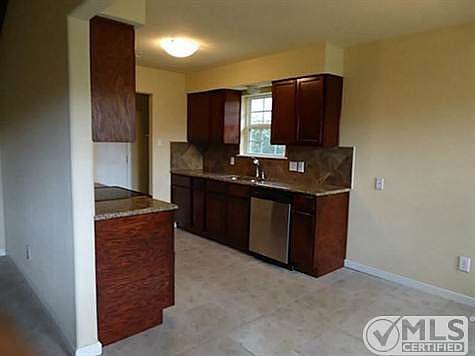 3rd image of 1704 Brookhaven Cir