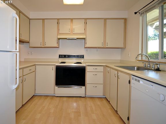 3rd image of 13216 NE Salmon Creek Ave #1B
