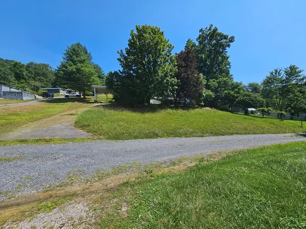 9247 Baker Ln, Bristol, VA 24202