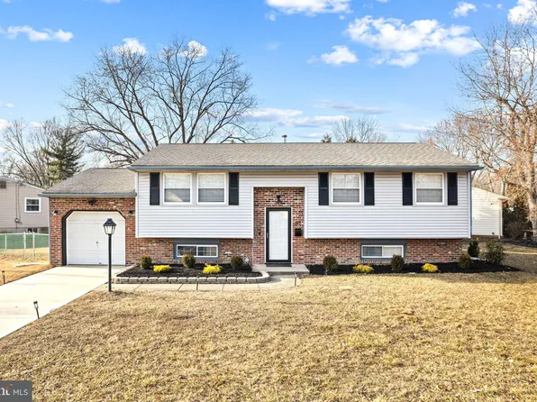 215 Princeton Pl, Williamstown, NJ 08094