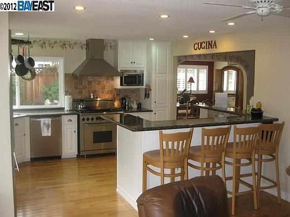 5th image of 762 Bonita Ave