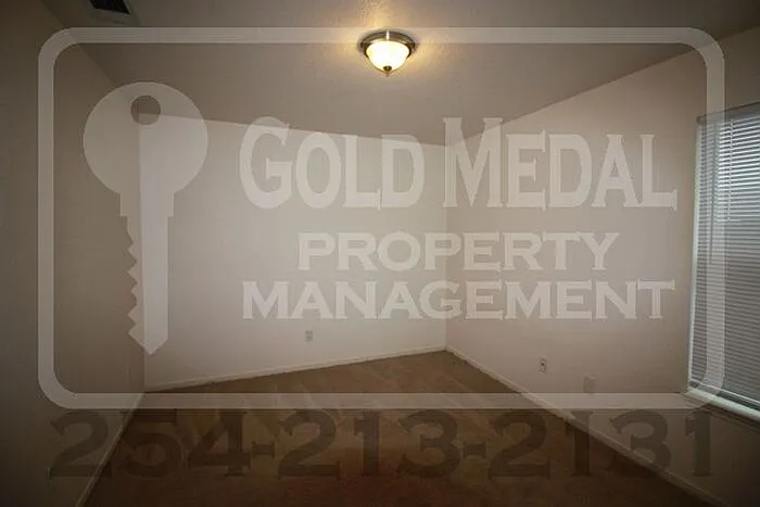 217 Janelle Dr — Photo 8