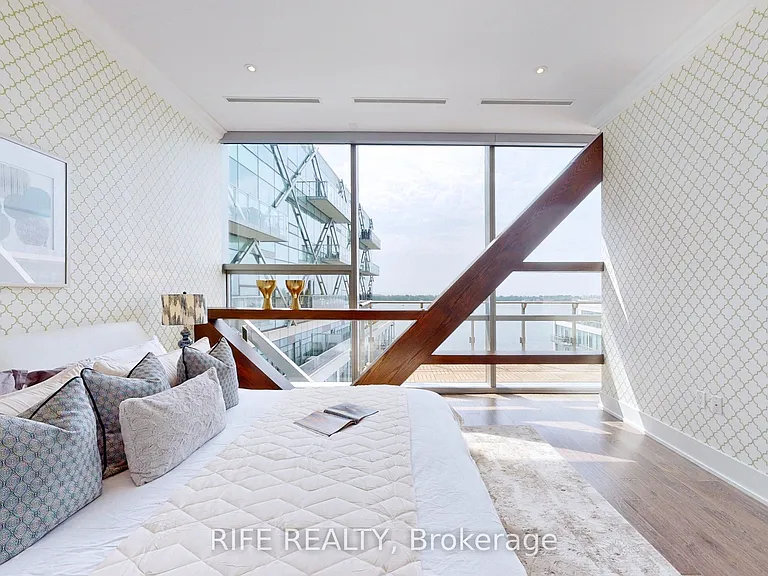 39 Queens Quay E #1208 — Photo 24