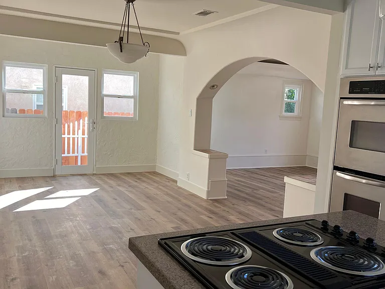 236 N Myers St — Photo 14