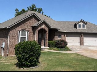 2003 NE Oak Trail Rd, Bentonville, AR 72712