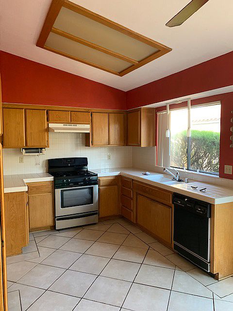 2nd image of 2211 N Garden Dr