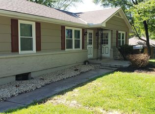 5605 N Strathbury Ave, Kansas City, MO 64151