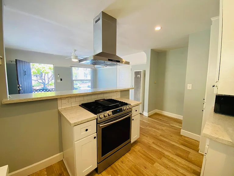 2315 Lincoln Ave — Photo 9