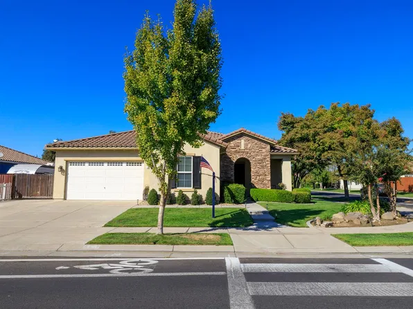 446 1st St, Escalon, CA 95320