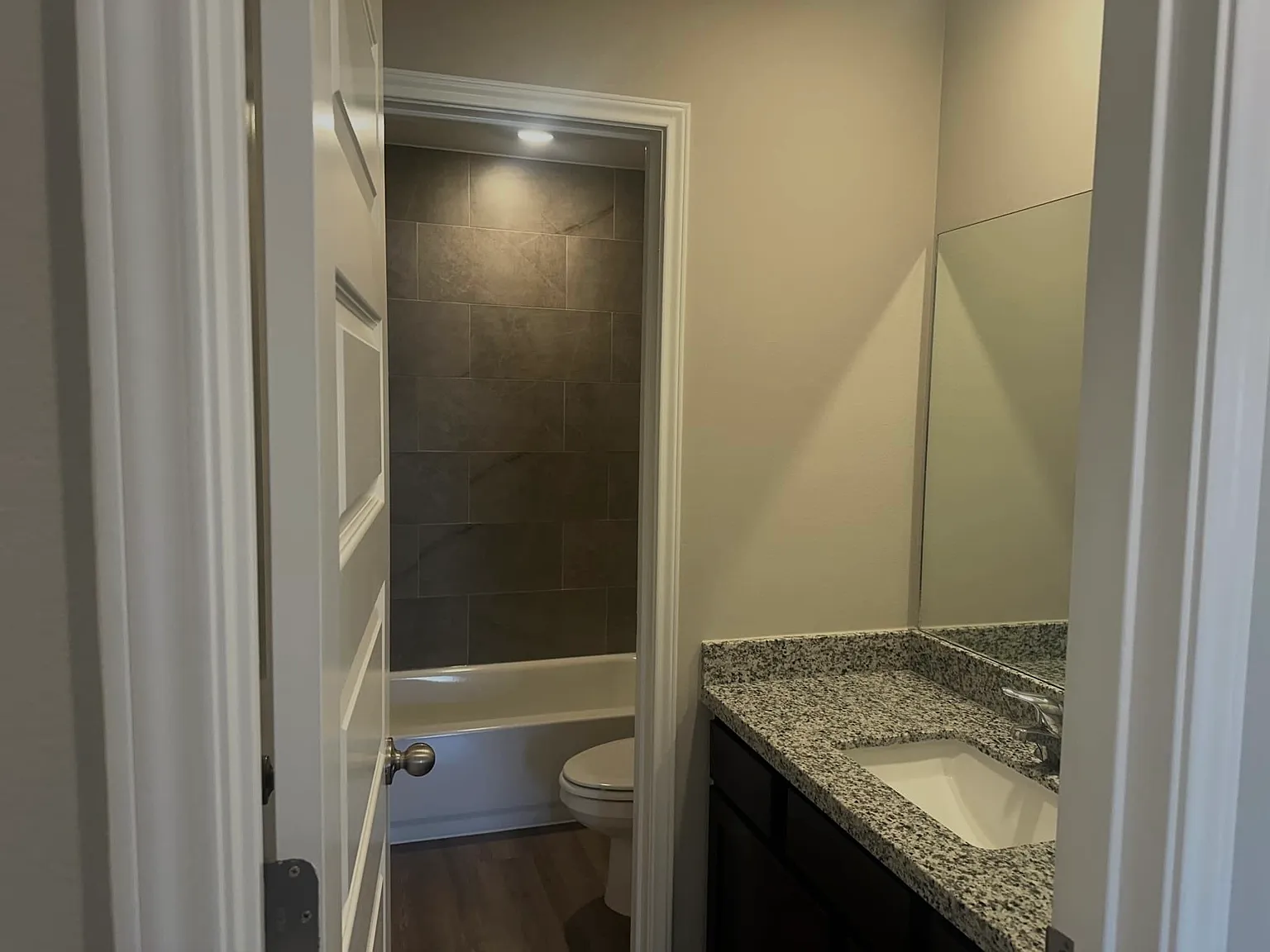 4 bed, 1325 sqft, $1,700 — Photo 2