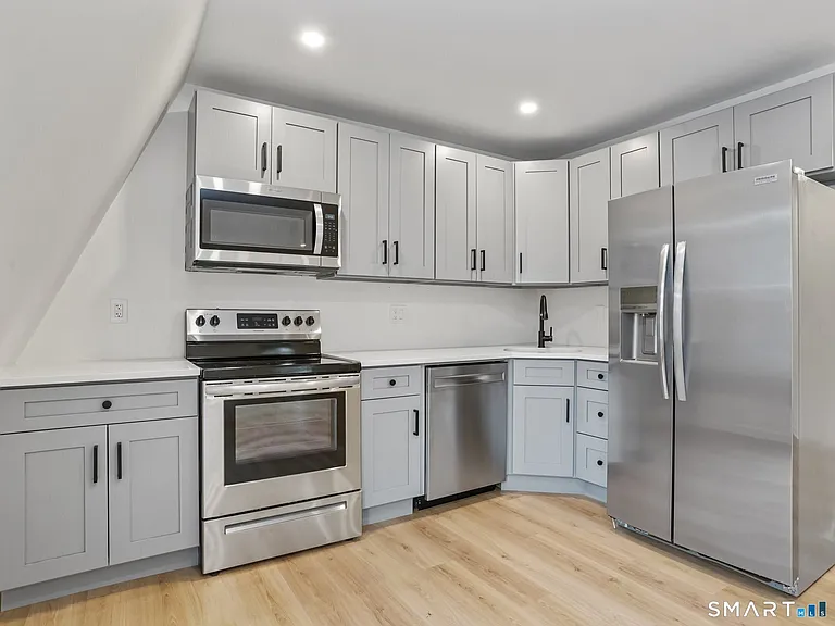 678 Atlantic St #3 — Photo 6