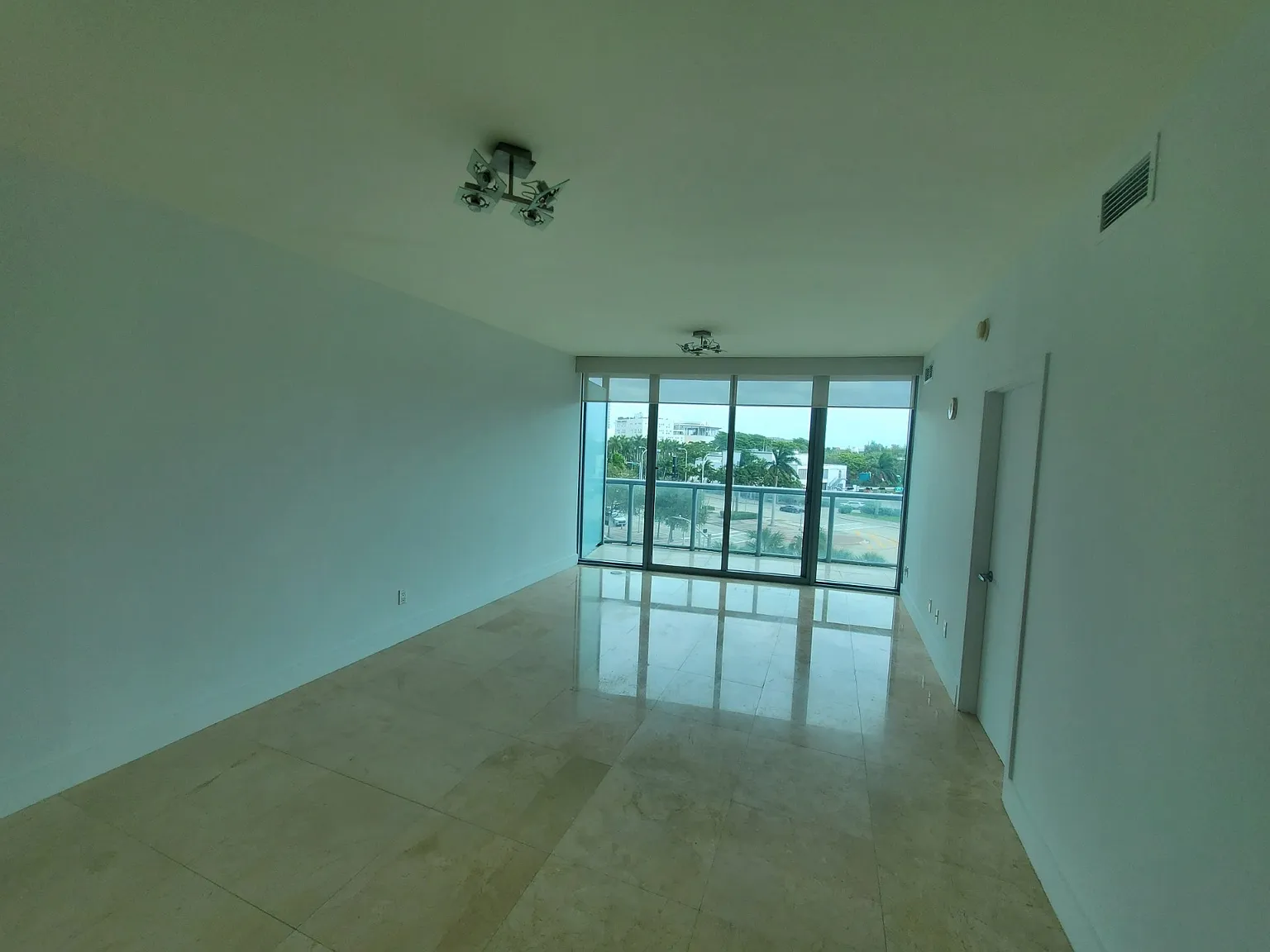 1 bed, 1.5 bath, 845 sqft, $3,350 — Photo 4