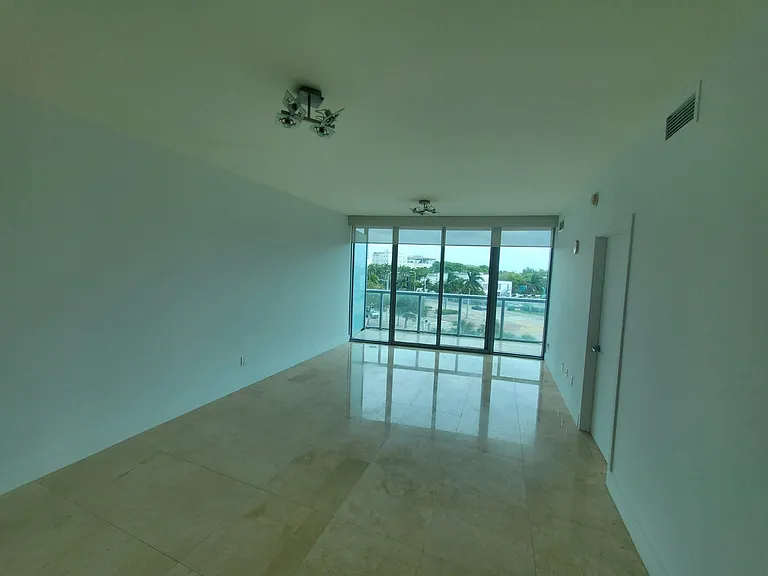 888 Biscayne Blvd — Photo 4