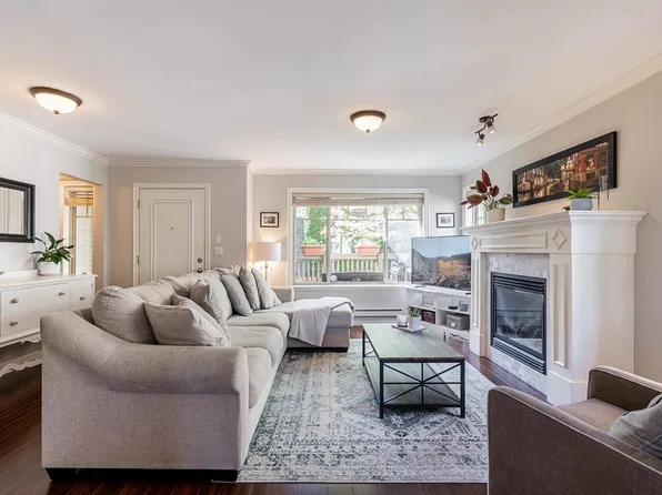 6238 192nd St #4, Surrey, BC V3S 0S2