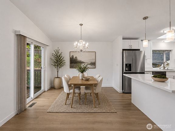 5th image of 5016 26th Avenue SW
