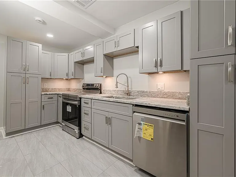 435 Little Pines Ct — Photo 4
