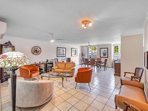 2nd image of Cond Reina De Castilla APT 204