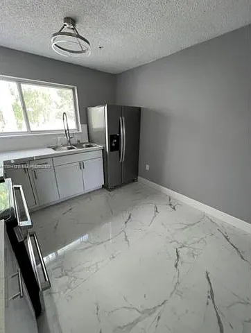 511 NW 82nd Ave — Photo 16