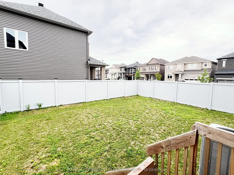 1042 Parabolica Way — Photo 31