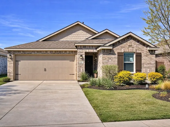 2757 Tobias Ln, Aubrey, TX 76227