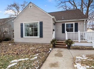 18 Jackson Ave S, Hopkins, MN 55343